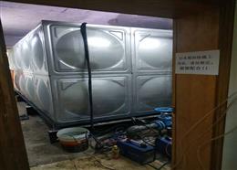 贵州日报30T玻璃钢水箱撤除