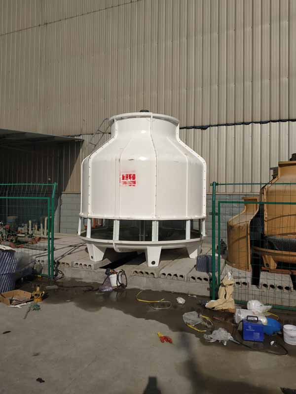 四川东博轨道科技有限公司GL-150T冷却塔安装现场，50T,60T冷却塔填料更换维修现场